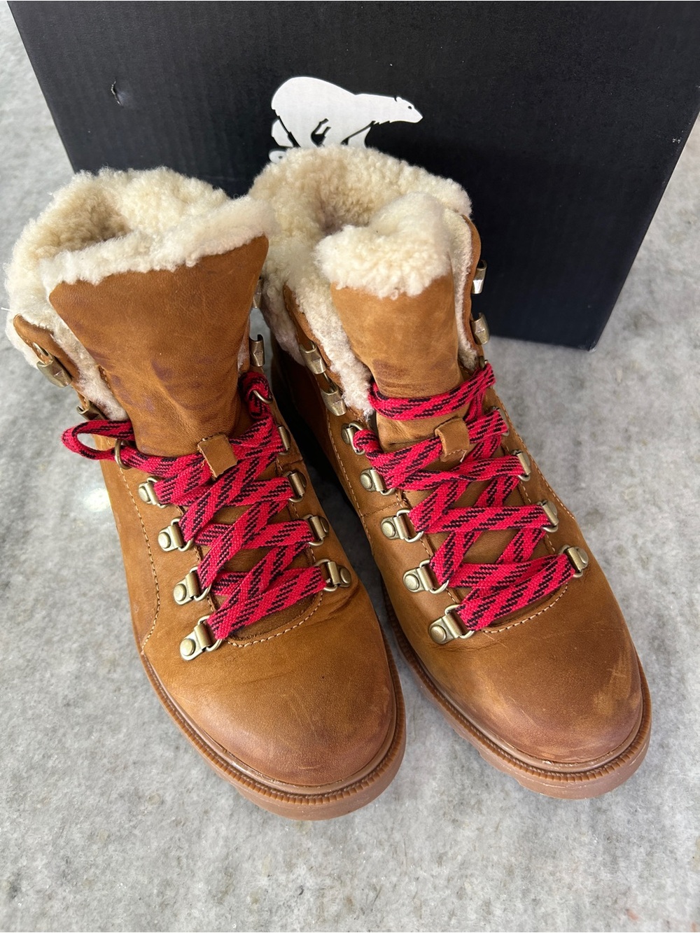 Sorel Women's Tan Shearling-Lined Hiker Boots Ainsley Conquest Size 7
